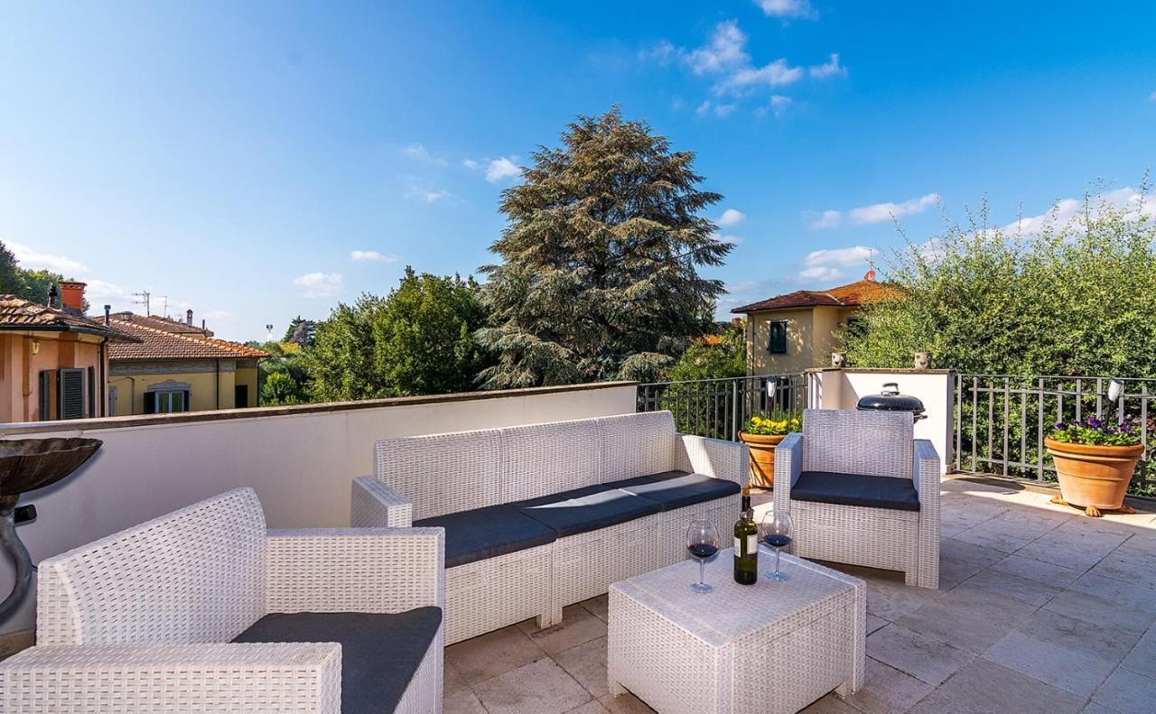 Villa Cecilia, Facing Lucca'S City Walls Exterior photo