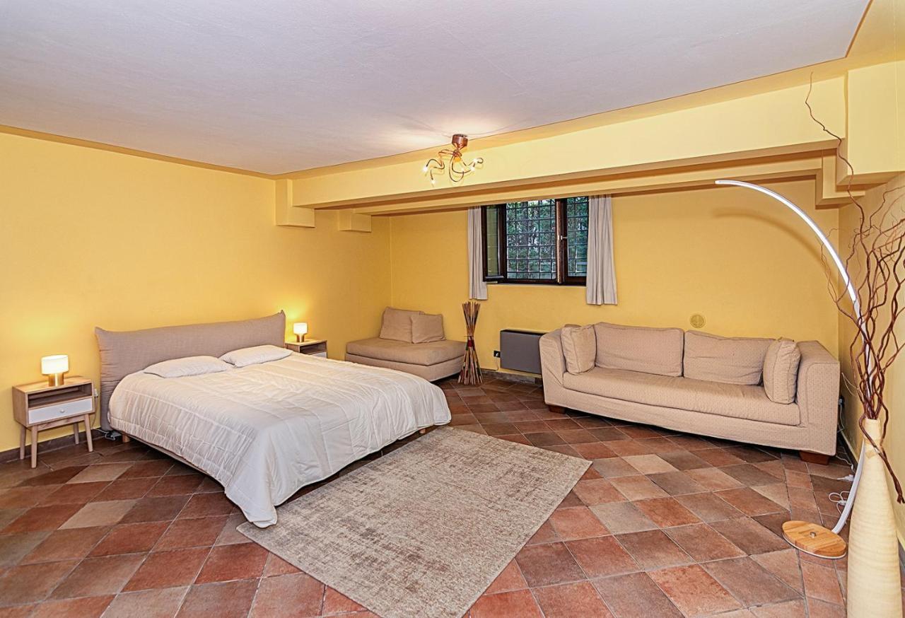 Villa Cecilia, Facing Lucca'S City Walls Exterior photo