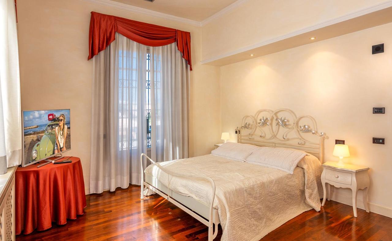Villa Cecilia, Facing Lucca'S City Walls Exterior photo